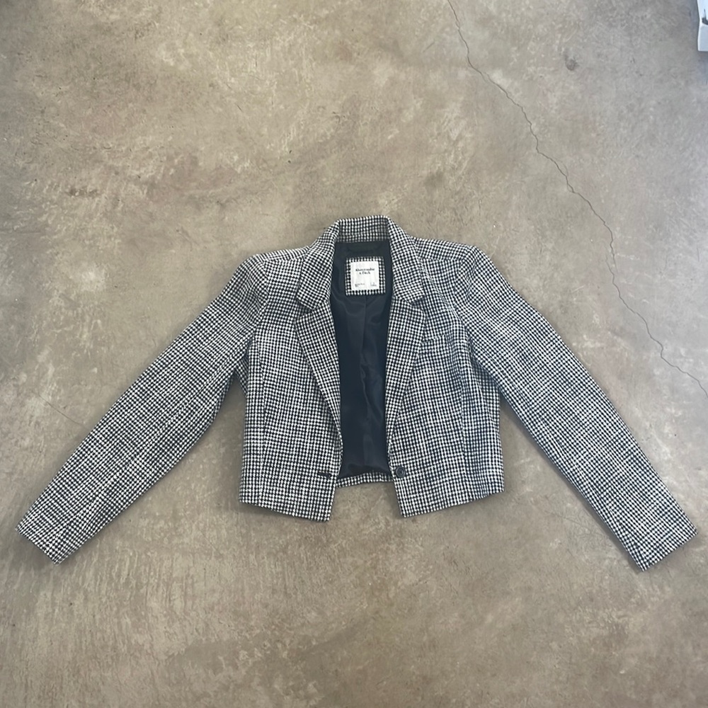 Abercrombie Cropped Tweed Blazer - S